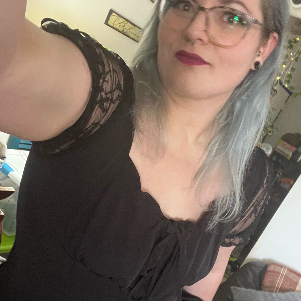 Meet your Posher, Desiree